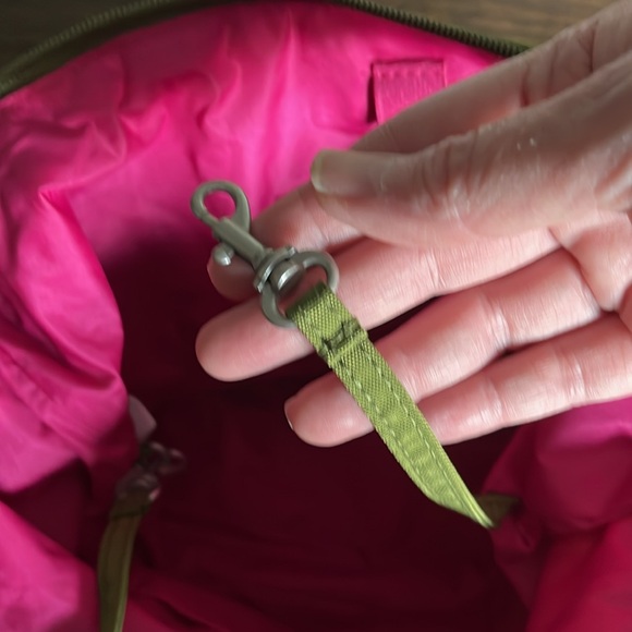 Baggalini Crossbody Zip-top bag - Green with Pink lining - Picture 5 of 10